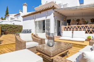 Balkón alebo terasa v ubytovaní Stunning townhouse with pool in Riviera del Sol by Costarentals - Ref 199
