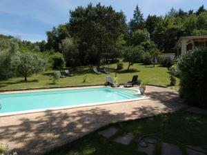 Bazén v ubytování SCAPPO IN UMBRIA, La Casa nel bosco nebo v jeho okolí