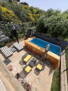 Kolam renang di atau dekat dengan Leylandi +25 gambar