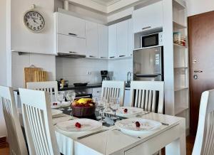 Cucina o angolo cottura di Ionian Sea View Apartment