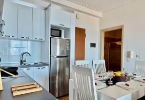 Cucina o angolo cottura di Ionian Sea View Apartment