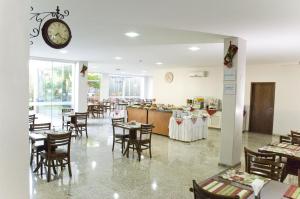 Restaurace v ubytování Hotel GAPH Maringa - Economico Mini Resort