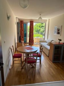 Posezení v ubytování Apartments Rafailović Ljubo