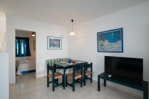 Μια τηλεόραση ή/και κέντρο ψυχαγωγίας στο Estia house