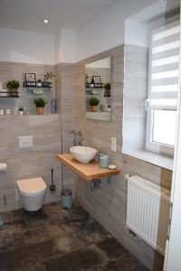 Foto dalla galleria di Ferienwohnung Jacobi a Weissenfels Altre 20 foto