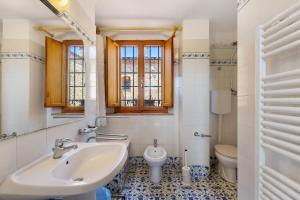 A bathroom at La Ripa - Appartamento I Ghiri