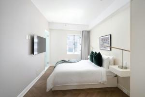 Postel nebo postele na pokoji v ubytování Sonder by Marriott Bonvoy La Galerie