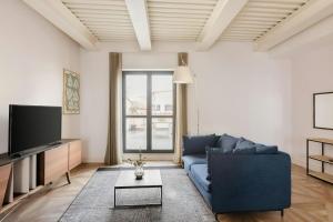 Телевизор и/или развлекательный центр в Piazza Barberini, Sonder Apartment by Marriott Bonvoy