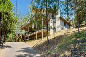 Το κτήριο όπου στεγάζεται  η παραθεριστική κατοικία