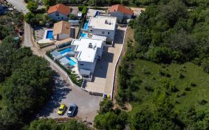 Bazén v ubytovaní Villa Aurea alebo v jeho blízkosti