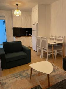 Köök või kööginurk majutusasutuses Iris apartaments