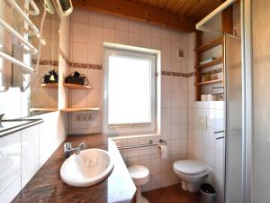 Koupelna v ubytování Walter + 12 fotografií