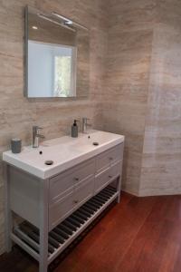 Koupelna v ubytování Authentique 2 chambres, Hyper centre, french Corner