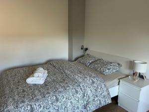 Chambre double à Niederkorn 객실 침대