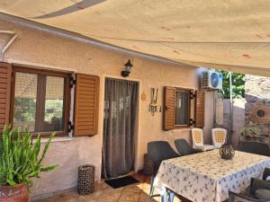 Gallery image of Afroditi's 2 in Eresos +116 photos