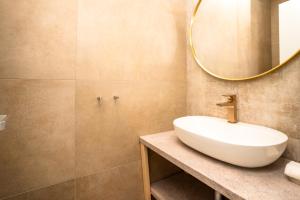 Ein Badezimmer in der Unterkunft VSG Resort - Apartments 200m from Beach, Pool, Sauna & Jacuzzi