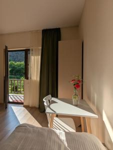 Llit o llits en una habitació de Bee House
