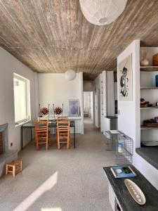 Χώρος καθιστικού στο Villa Petra +21 φωτογραφίες