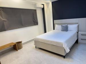Postel nebo postele na pokoji v ubytování Luxury apartment in Cabrera