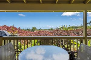 Balcone o terrazza di 2 Mi to Hana Hwy Haiku Home with Ocean Views!