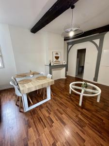 Fotografie z fotogalerie ubytování Un balcon au cœur du centre historique d'Albi v destinaci Albi