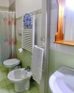 Ένα μπάνιο στο Roccaforte House - Palermo