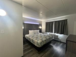 Postel nebo postele na pokoji v ubytování Motel 6 Chicago, IL - Halsted