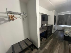 Postel nebo postele na pokoji v ubytování Motel 6 Chicago, IL - Halsted