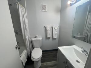 Koupelna v ubytování Motel 6 Chicago, IL - Halsted