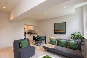 Χώρος καθιστικού στο The Central Centenary, Leeds City Centre Apartments