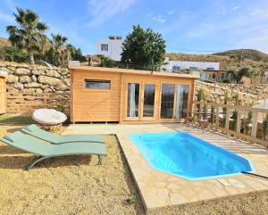 Bazén v ubytování B&B La Nava Suites nebo v jeho okolí