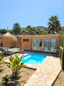 Bazén v ubytování B&B La Nava Suites nebo v jeho okolí