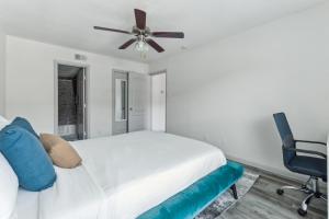 Ένα ή περισσότερα κρεβάτια σε δωμάτιο στο Reserve 2105 I Spacious 1 Bed 1 Bath