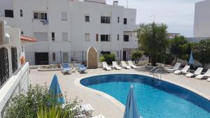 Foto dalla galleria di Apartamentos Julieta ad Albufeira