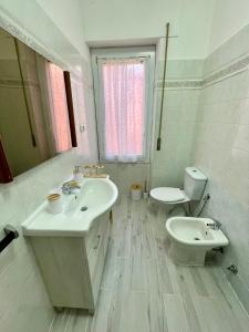 Ένα μπάνιο στο 2 bedroom AffittoAppartamento