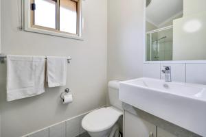 Vonios kambarys apgyvendinimo įstaigoje Darwin FreeSpirit Resort