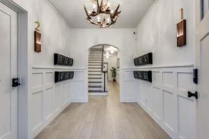Gambar di galeri bagi The Vanderbilt Mansion Apt 11 Near Downtown & TWU di Denton