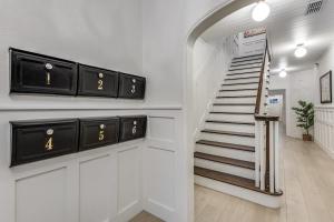 Gambar di galeri bagi The Vanderbilt Mansion Apt 11 Near Downtown & TWU di Denton