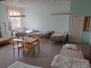 Letto o letti in una camera di Skolan
