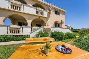 Balkón nebo terasa v ubytování Apartments for families with children Ljubac, Zadar - 24394