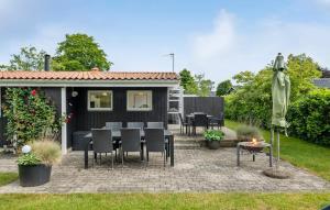 Κήπος έξω από το Cozy Home In Hadsund With Wifi +10 φωτογραφίες