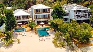 Bazén v ubytování Ibagari Boutique Hotel nebo v jeho okolí