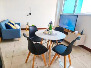 TV/trung tâm giải trí tại Apto Moderno #5 Casa Tía Tona Zona 1