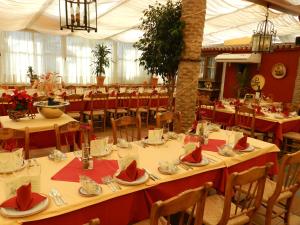 Ein Restaurant oder anderes Speiselokal in der Unterkunft Plaza de Toros 