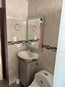 Ένα μπάνιο στο Apartamento 84 - 2 habitaciones