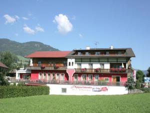 Gallery image of Apartment in Stumm near Zillertal Ski Area, cleaning included in Stumm +22 photos