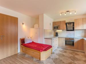 Gambar di galeri bagi Chalet in Bramberg near Ski Slopes, cleaning included di Picheln