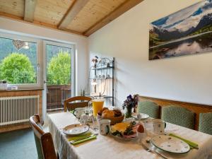 Imagen de la galería de Chalet Bramberg near Ski Slopes, cleaning included, en Dorf