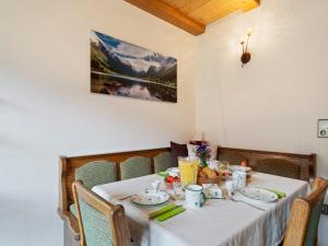 Imagen de la galería de Chalet Bramberg near Ski Slopes, cleaning included, en Dorf