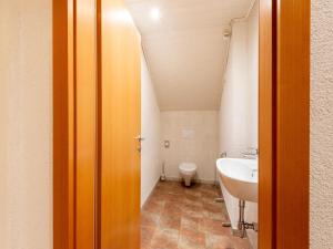Koupelna v ubytování Magnificent flat with panoramic views, cleaning included + 32 fotografií